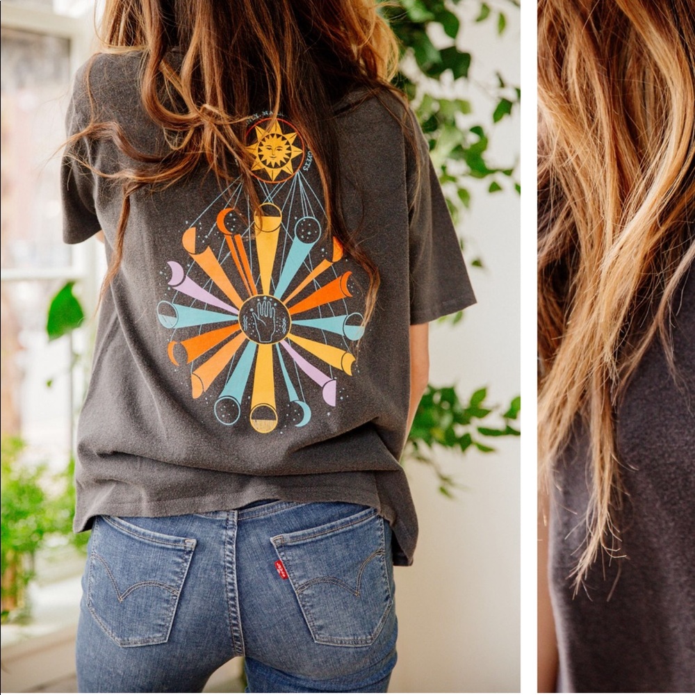 SOLD/UO Keepsake Sun ☀️ & Moon 🌙 Tee